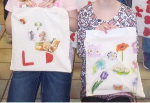4 Stofftaschen nach eigenem Geschmack bemalt